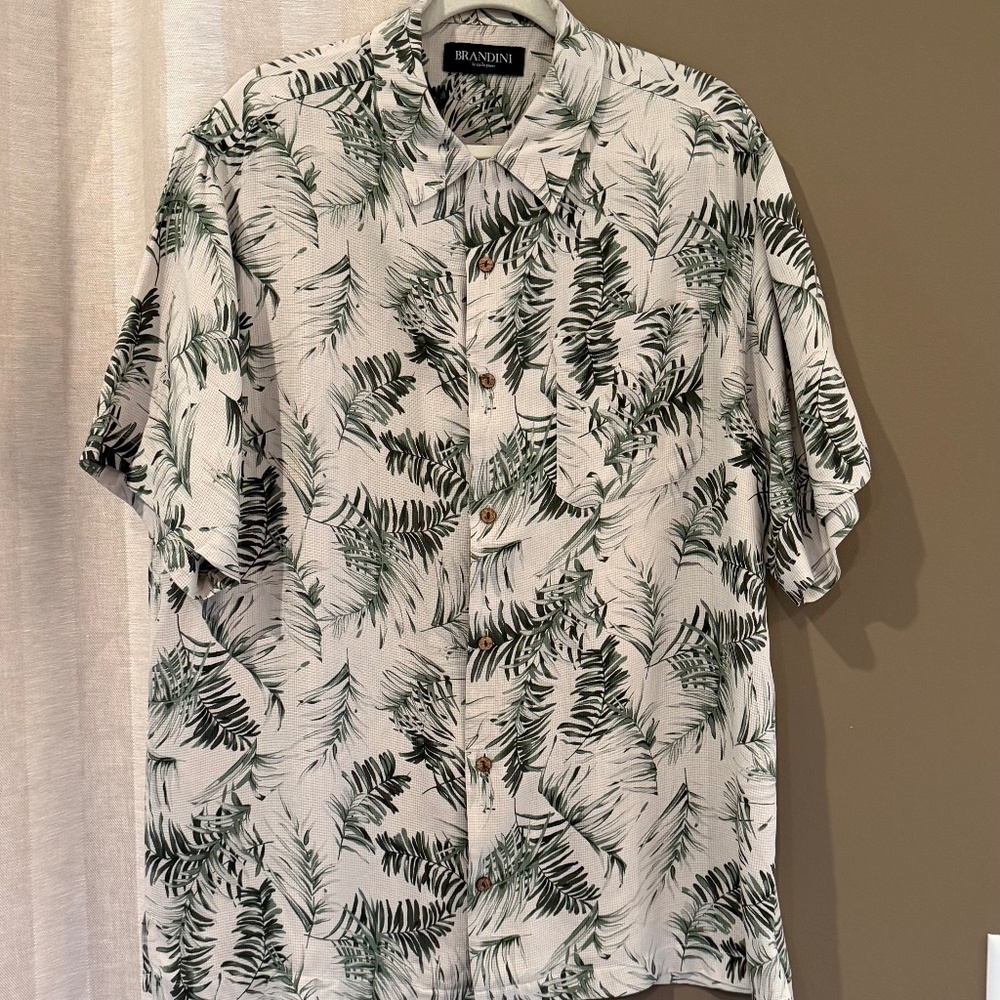 Brandini Men's SIlver Palm patterned with coconut shell buttons, Size Large